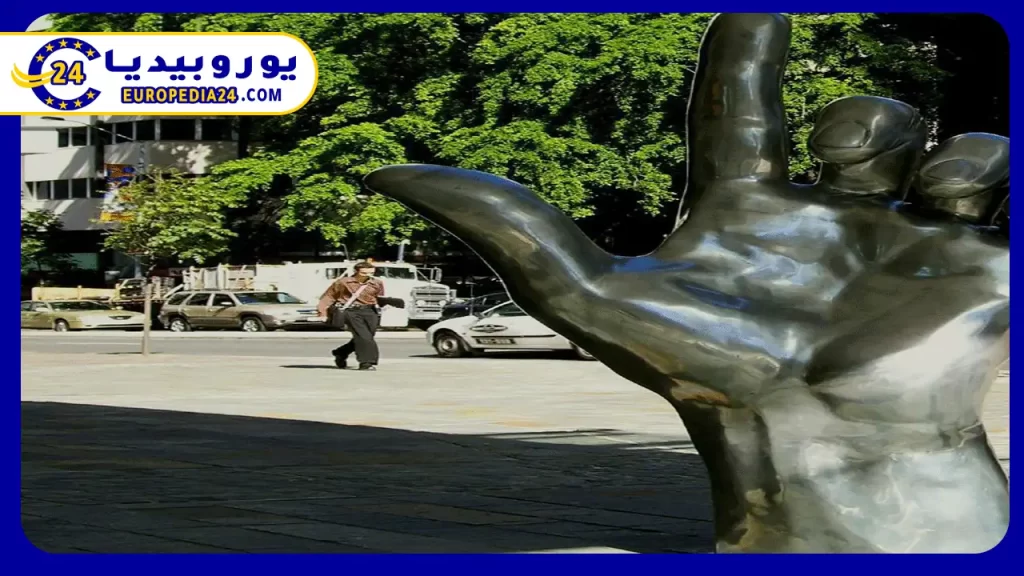 Brisbane, Australia: Visitor and Living Guide 2 The economy in the Australian city of Brisbane